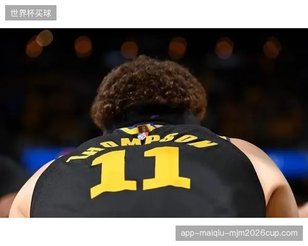 姆维尼的单防表现是边路防守关键，朗尼克要求其减少不必要犯规。